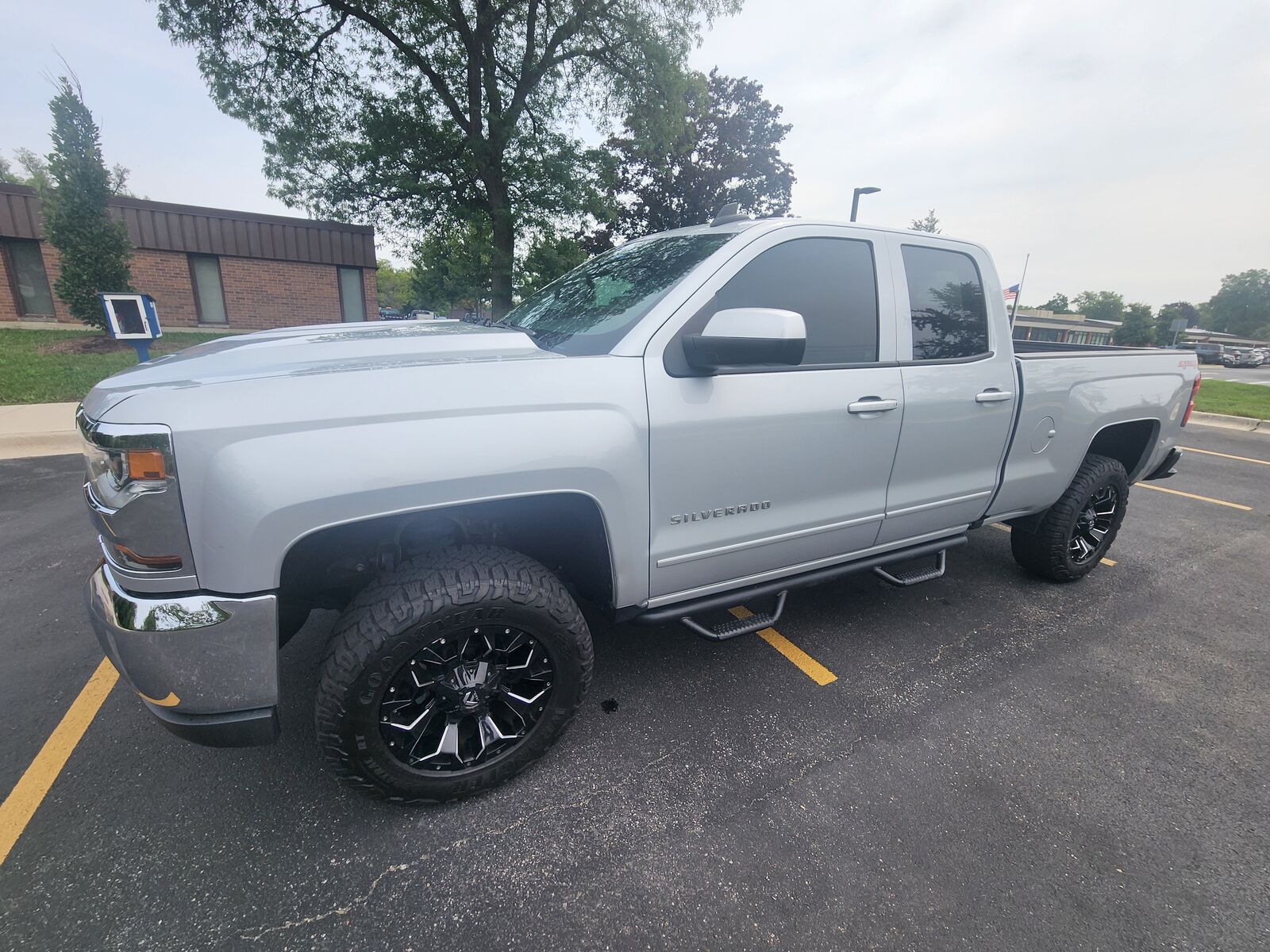 2018 CHEVROLET Silverado