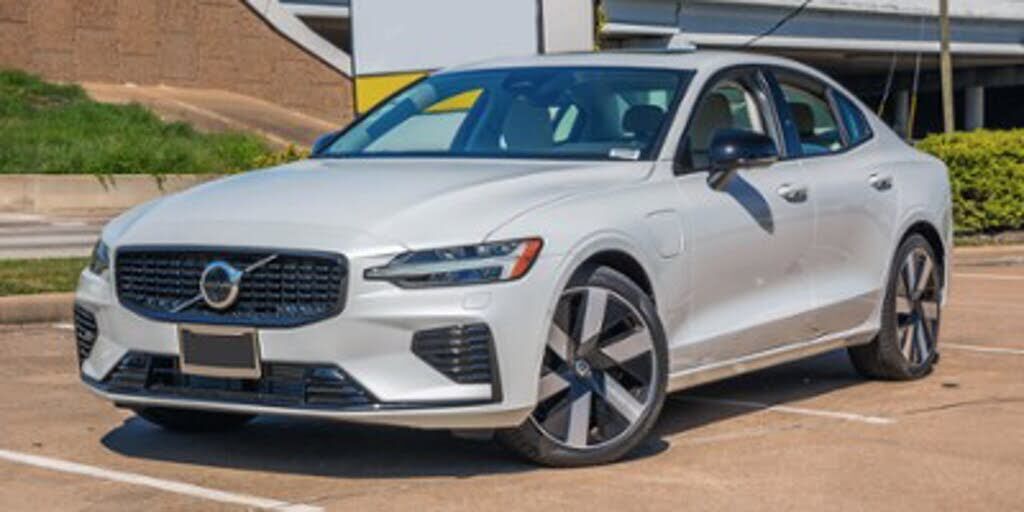2023 VOLVO S60