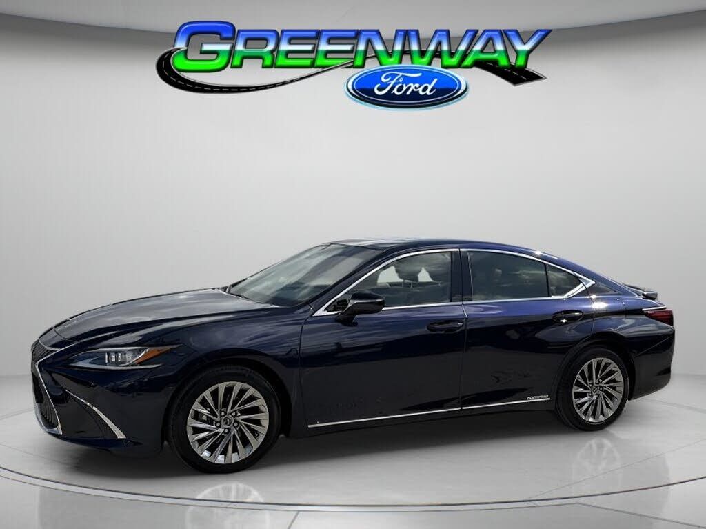 2019 LEXUS ES