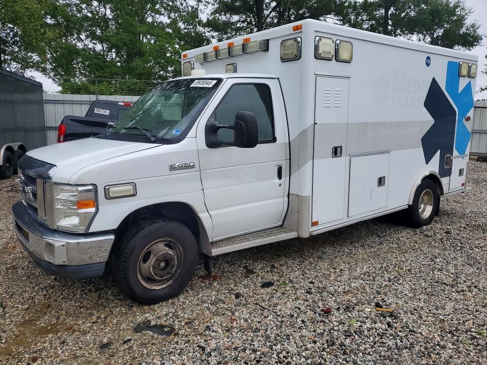 2009 FORD E-450