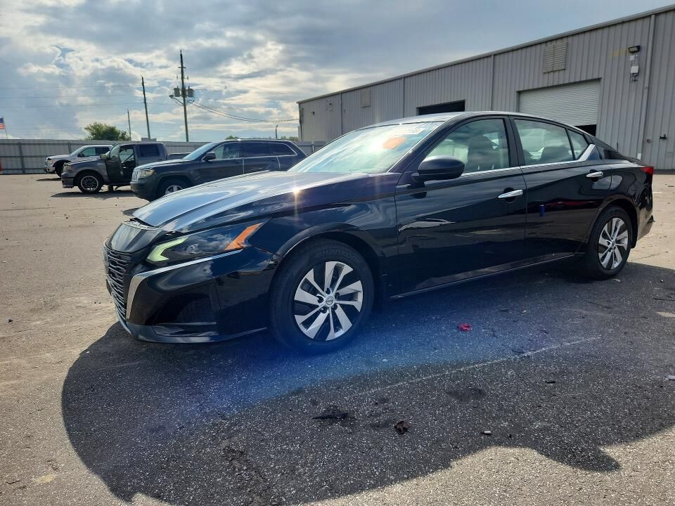 2025 NISSAN Altima