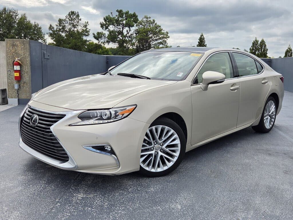 2016 LEXUS ES