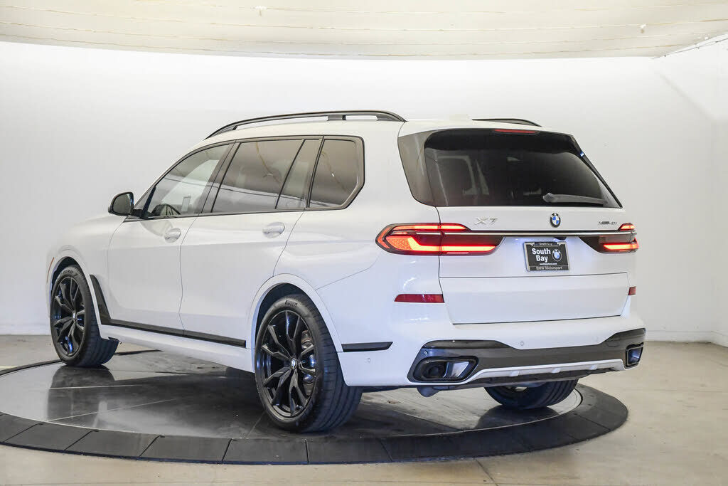 2023 BMW X7