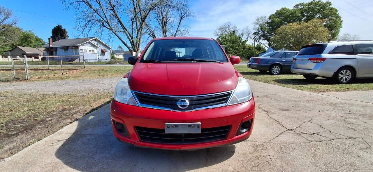 2011 NISSAN Versa
