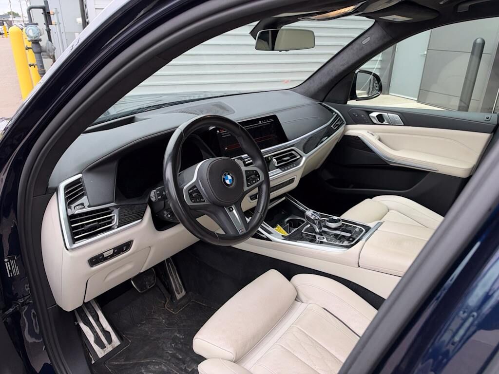 2022 BMW X7