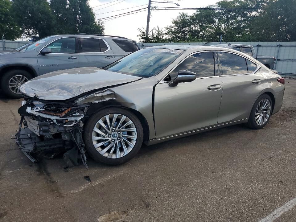 2021 LEXUS ES