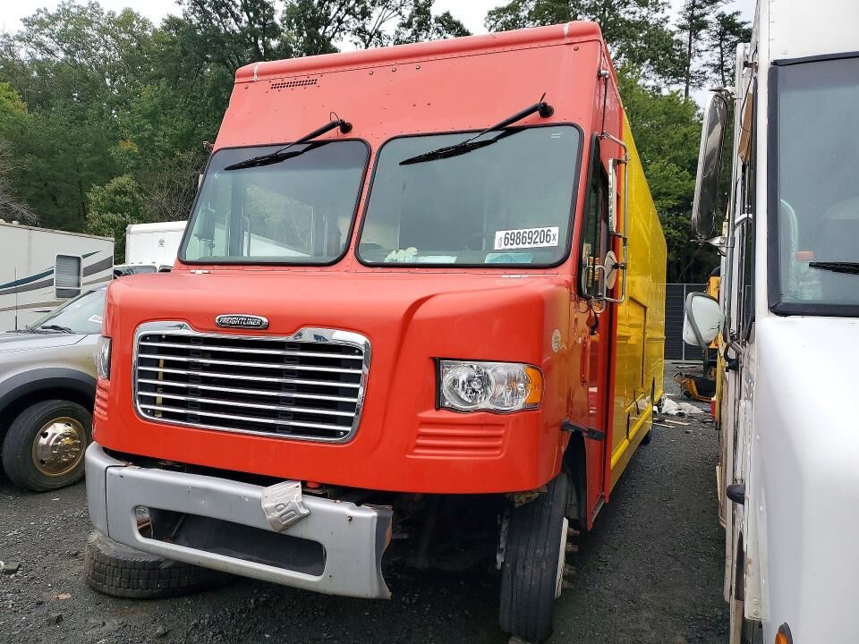 2017 FREIGHTLINER MT 55 Chassis
