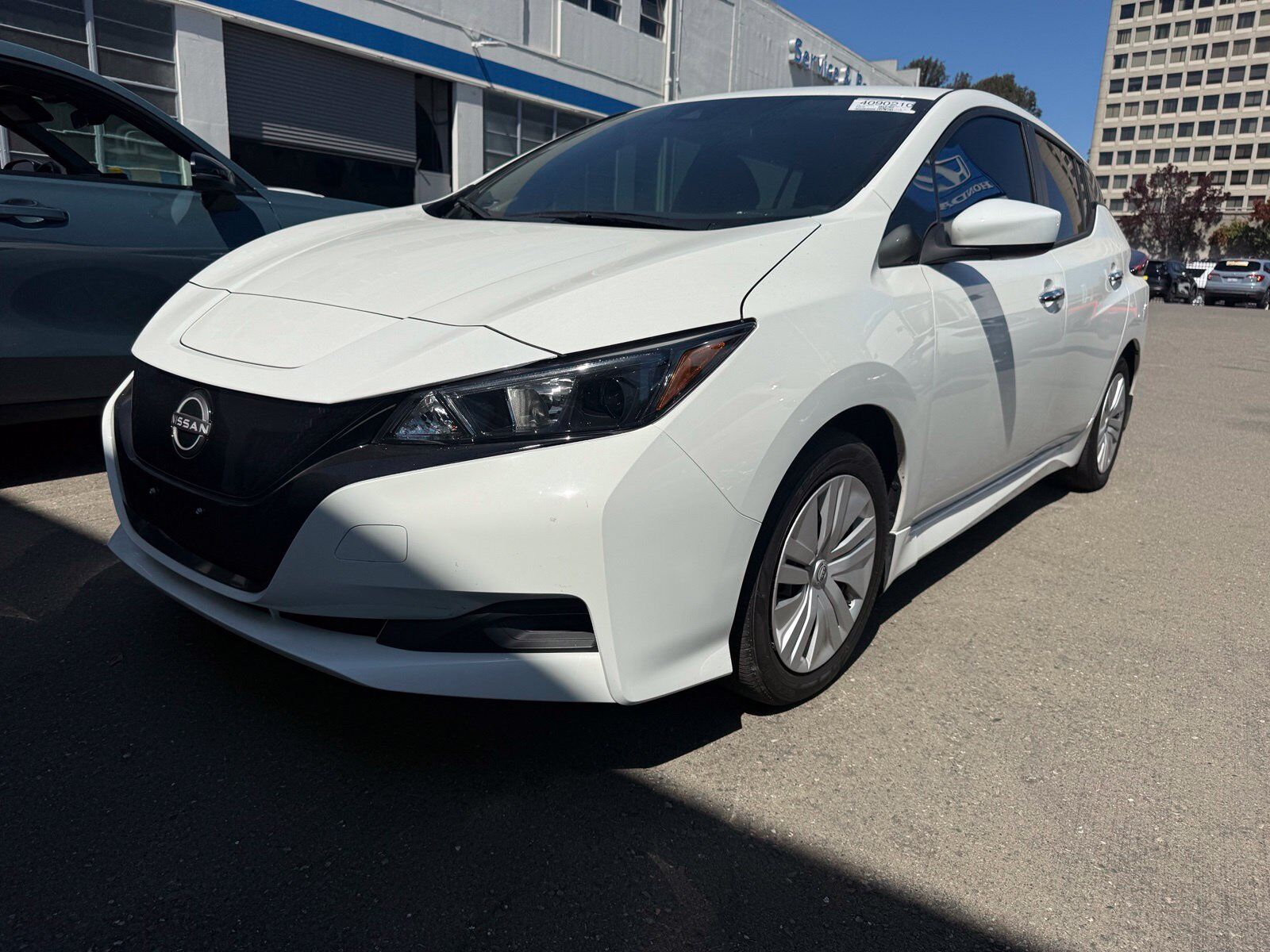 2025 NISSAN Leaf