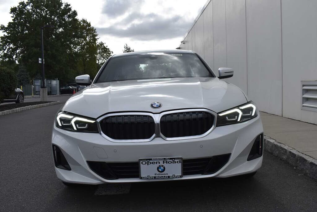2023 BMW 330i
