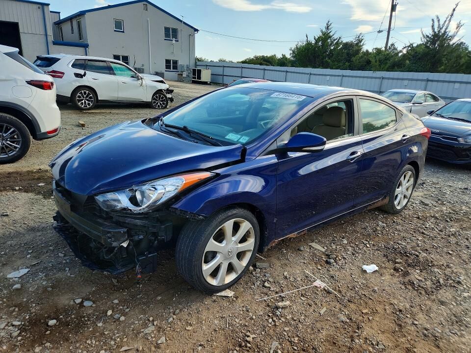2013 HYUNDAI Elantra