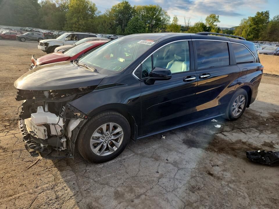 2022 TOYOTA Sienna