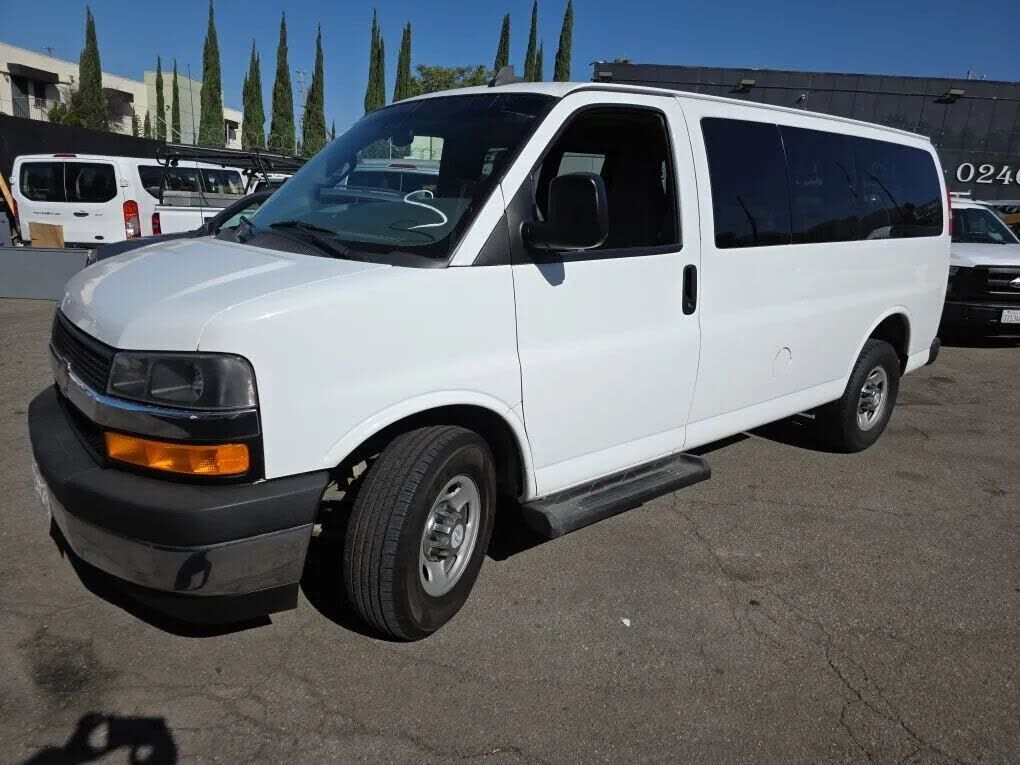 2017 CHEVROLET Express