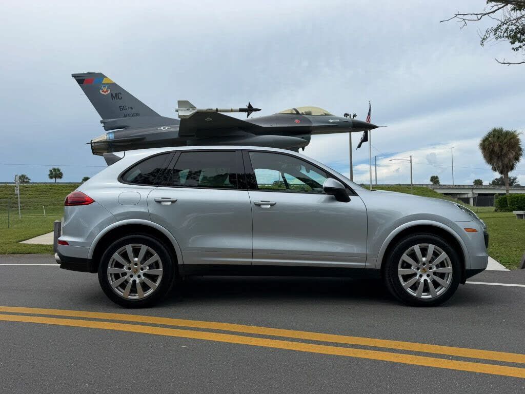 2017 PORSCHE Cayenne