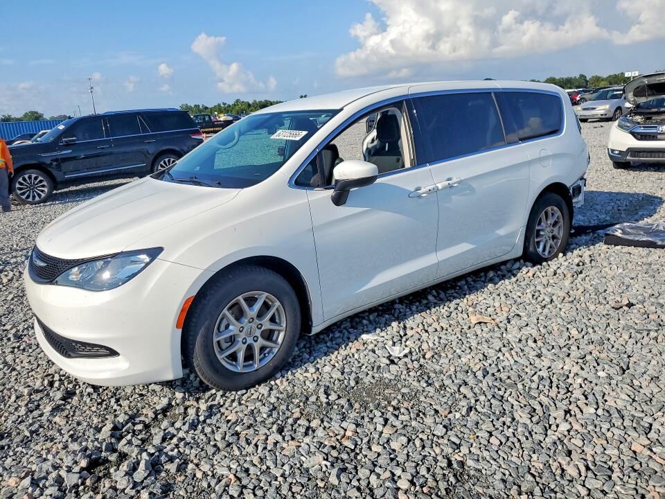 2022 CHRYSLER Voyager
