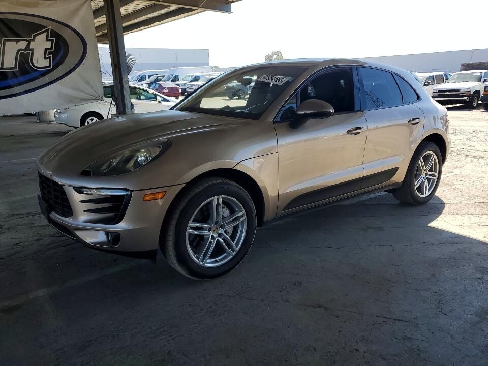 2016 PORSCHE Macan
