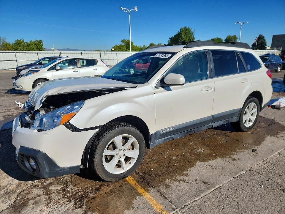 2014 SUBARU Outback