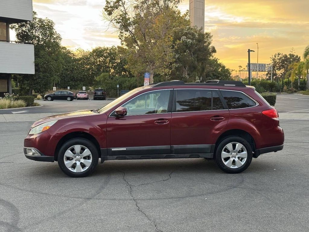 2011 SUBARU Outback