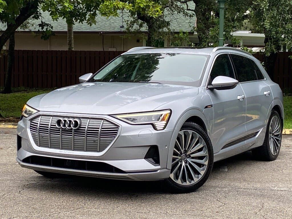 2019 AUDI e-tron