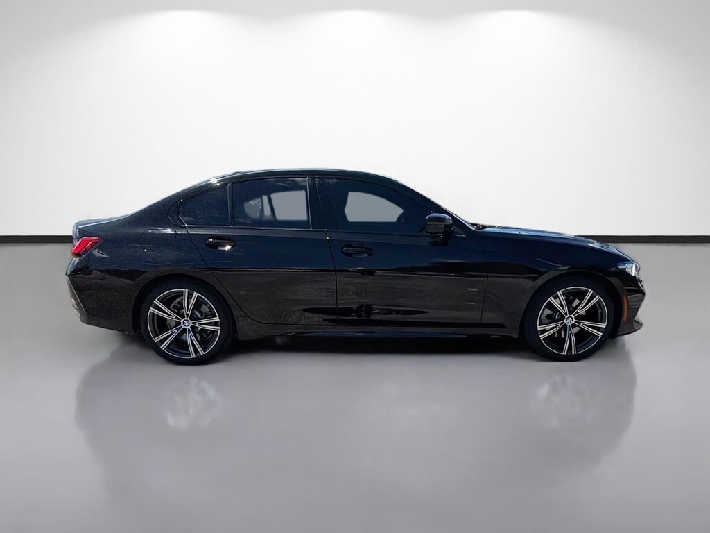 2023 BMW 330i