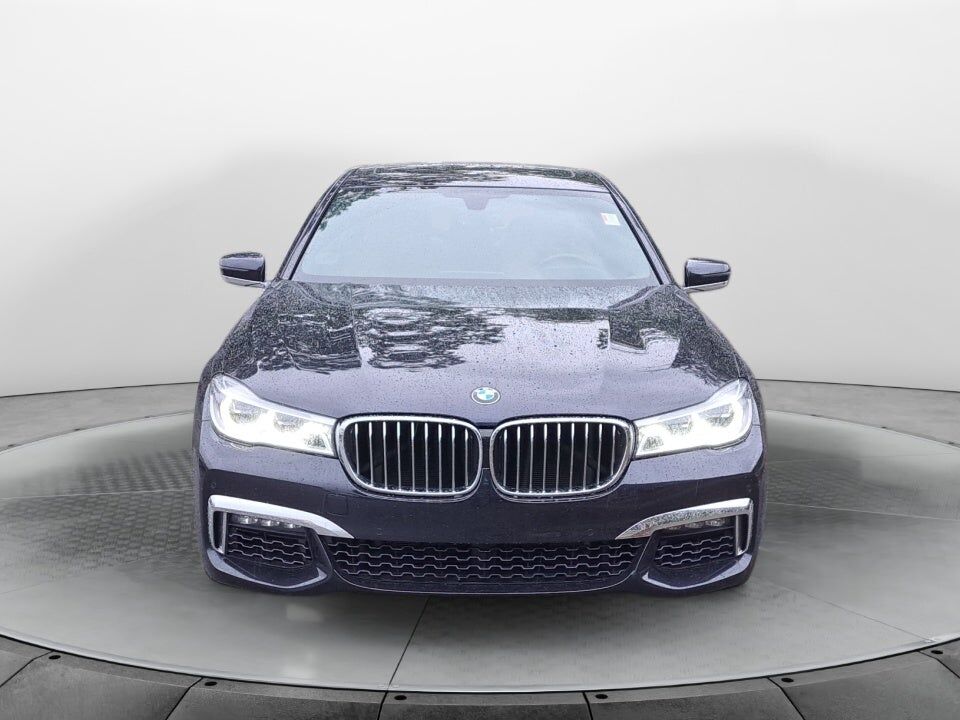 2016 BMW 750i