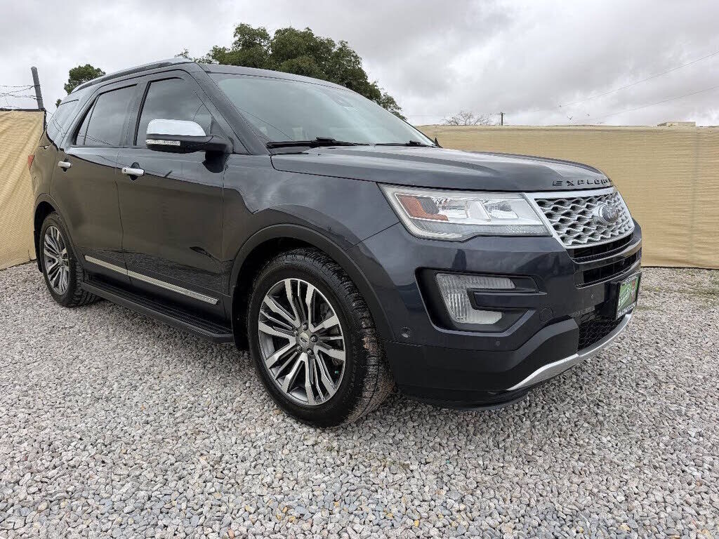 2017 FORD Explorer
