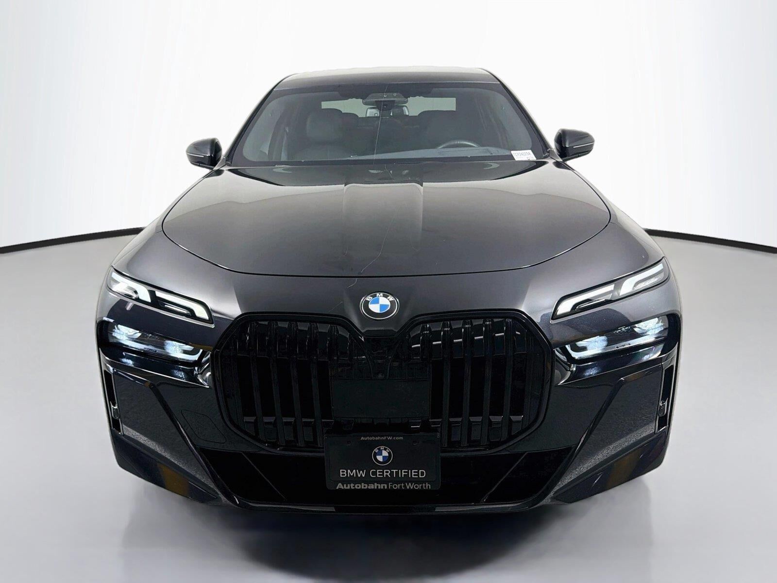 2023 BMW 740i