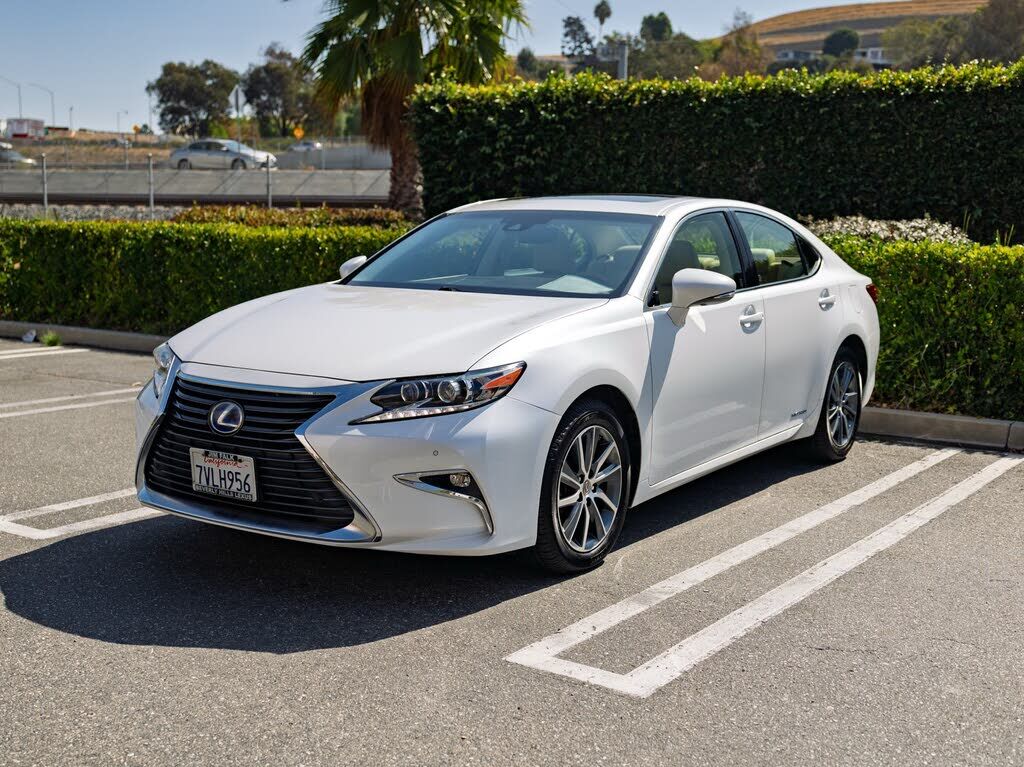 2017 LEXUS ES