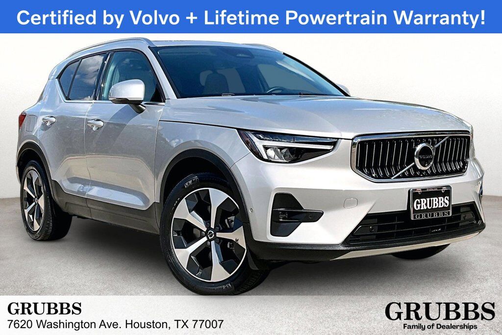 2024 VOLVO XC40