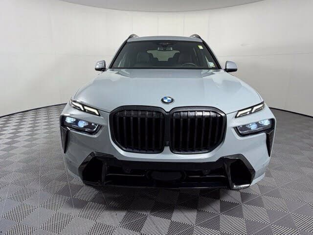 2023 BMW X7