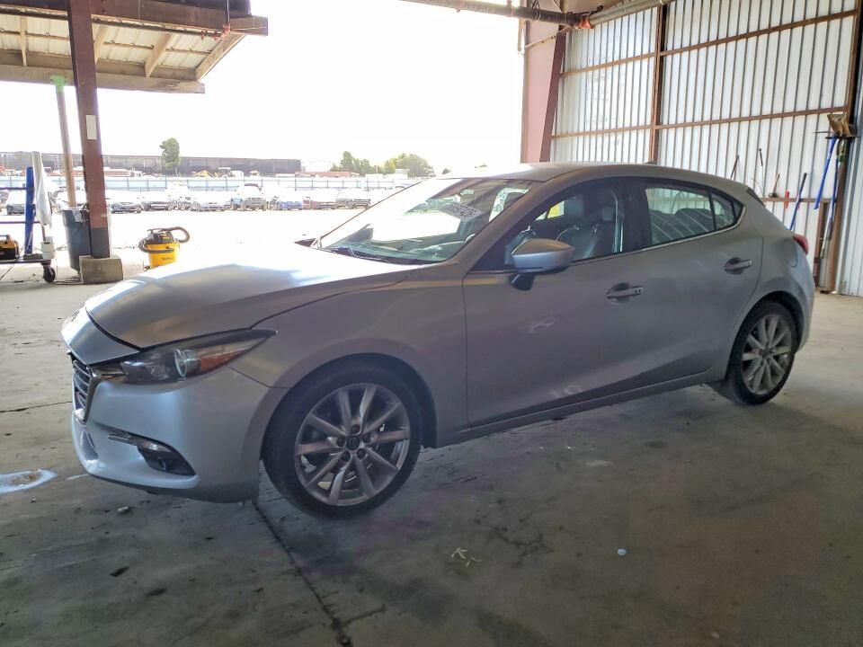 2017 MAZDA Mazda3