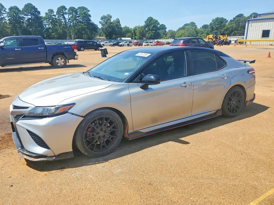 2020 TOYOTA Camry