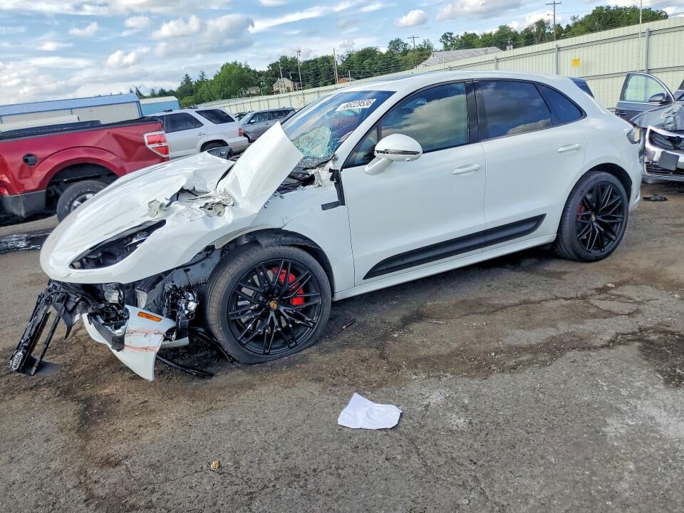 2026 PORSCHE Macan