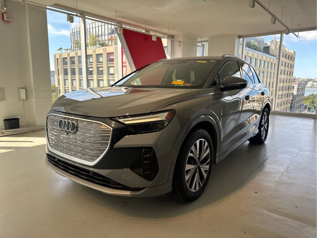 2023 AUDI Q4