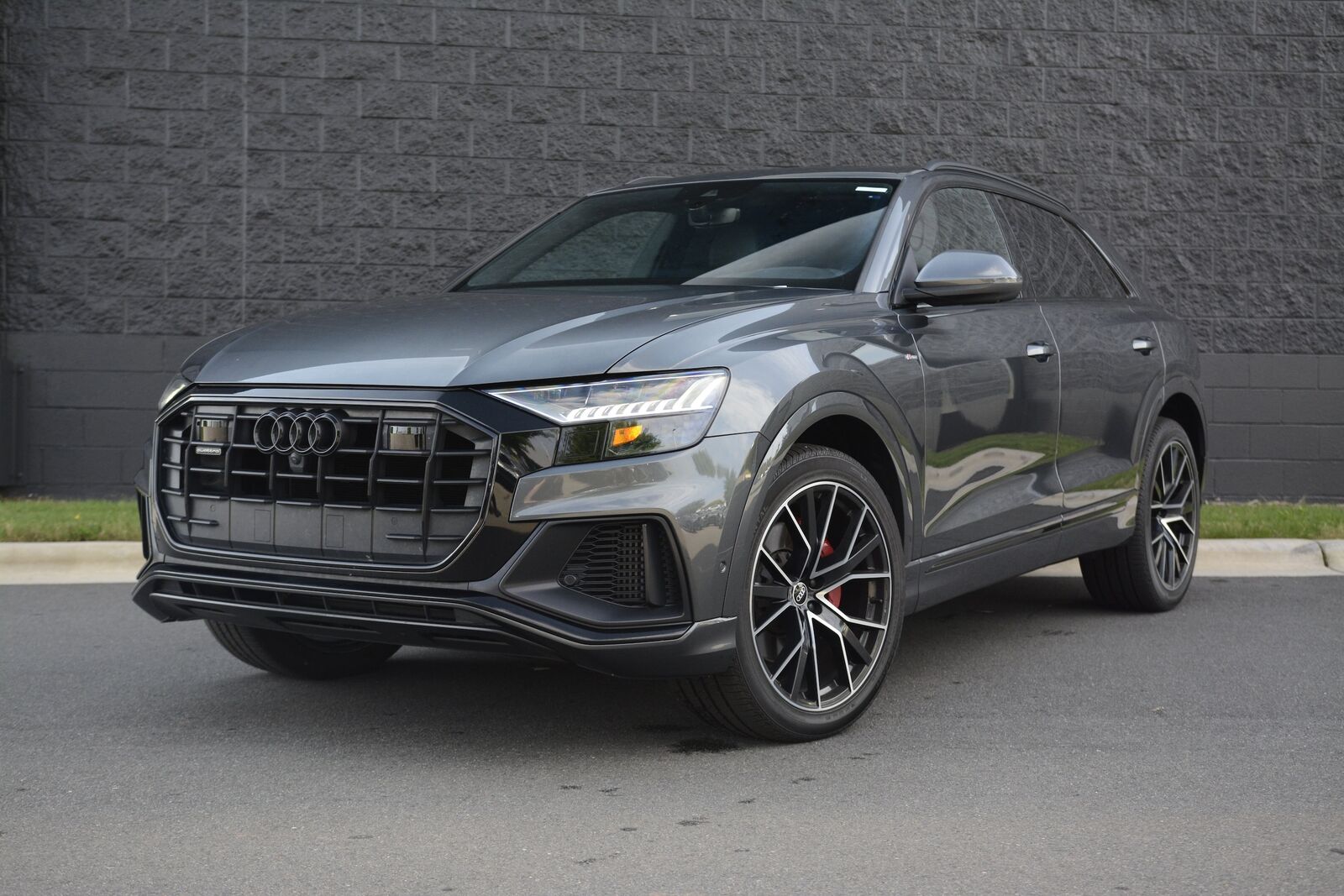 2021 AUDI Q8