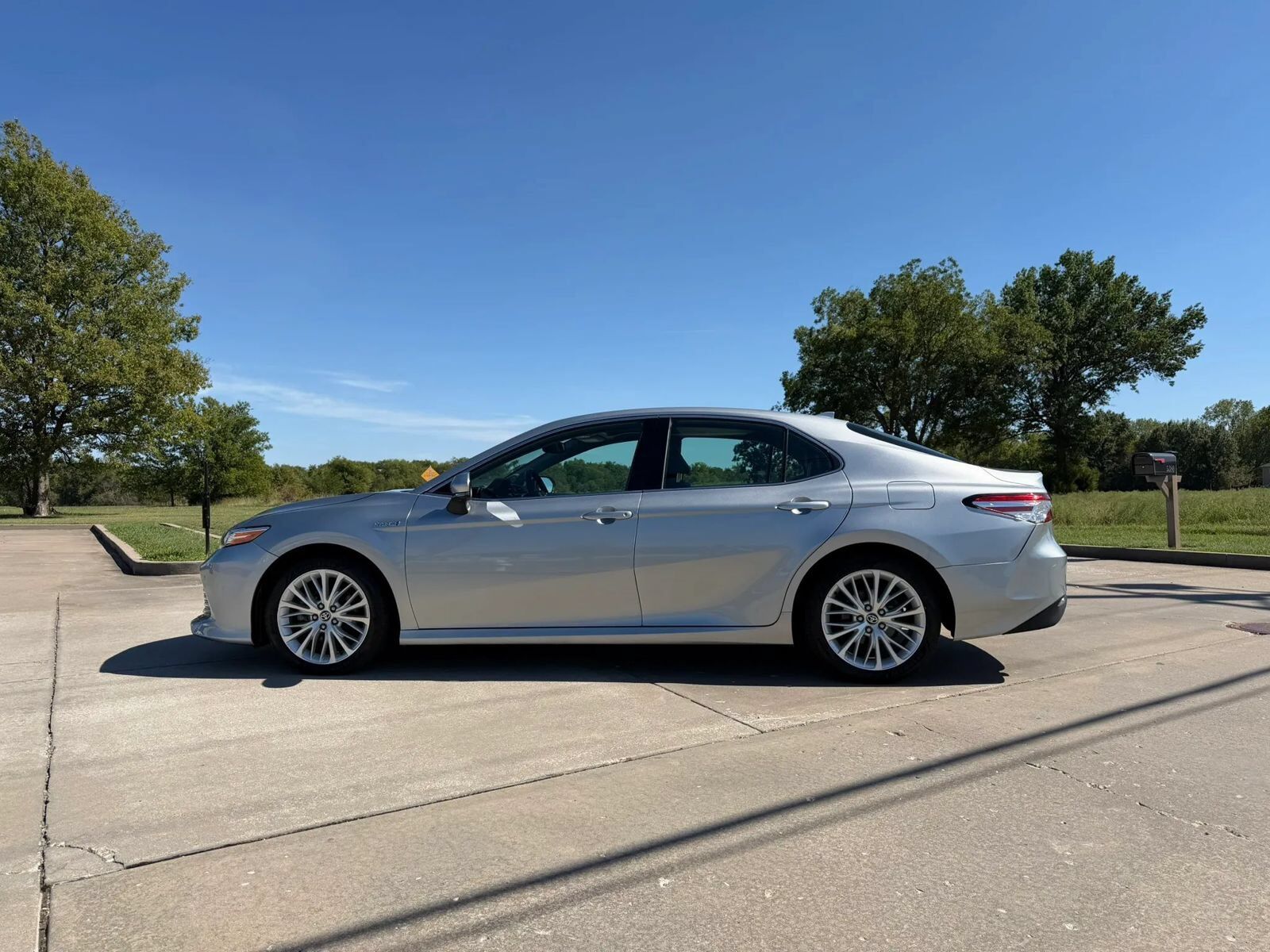 2020 TOYOTA Camry