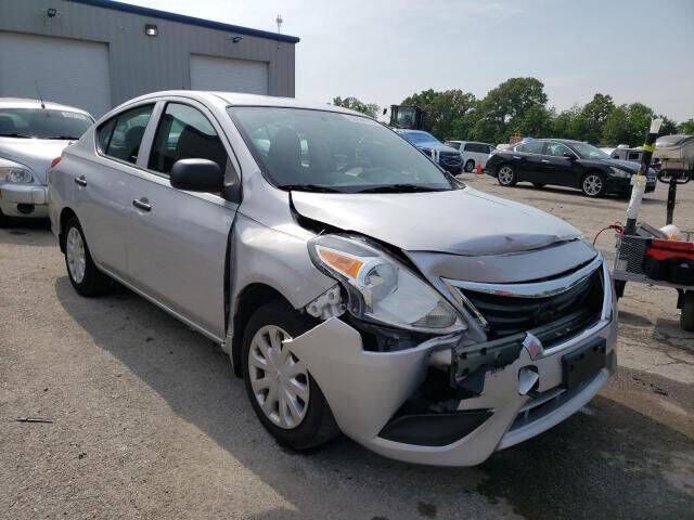 2015 NISSAN Versa
