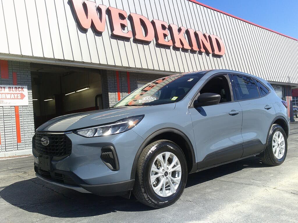 2025 FORD Escape
