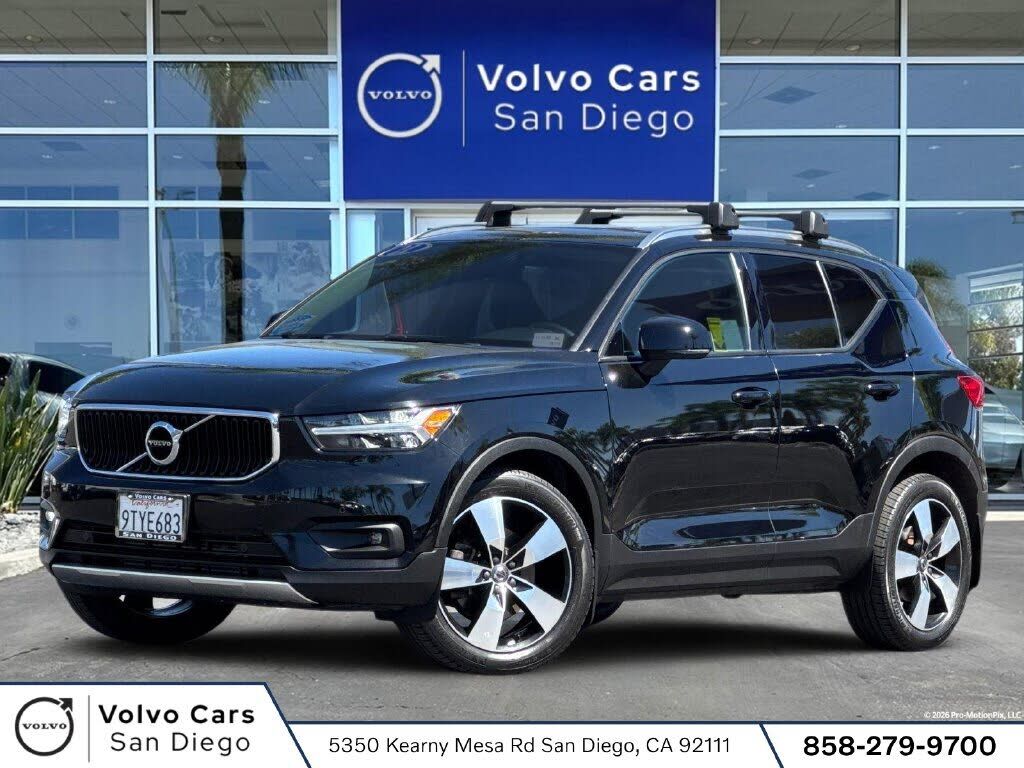 2021 VOLVO XC40