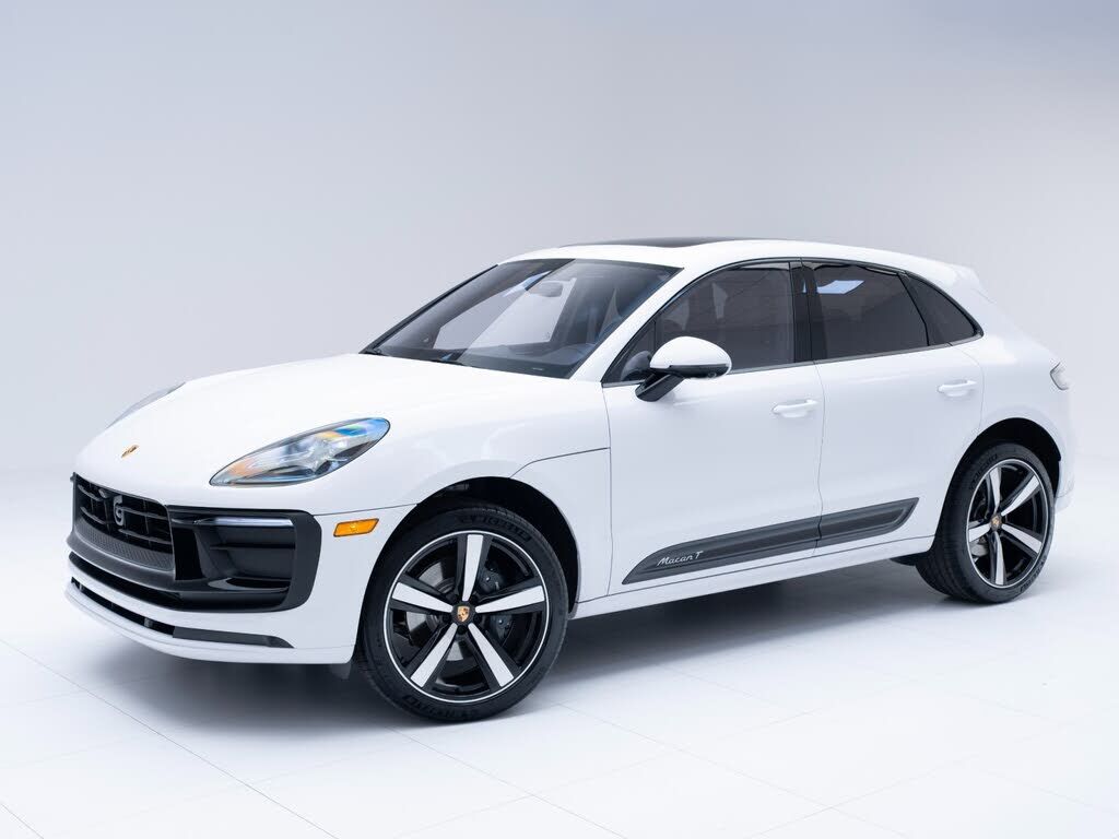 2026 PORSCHE Macan
