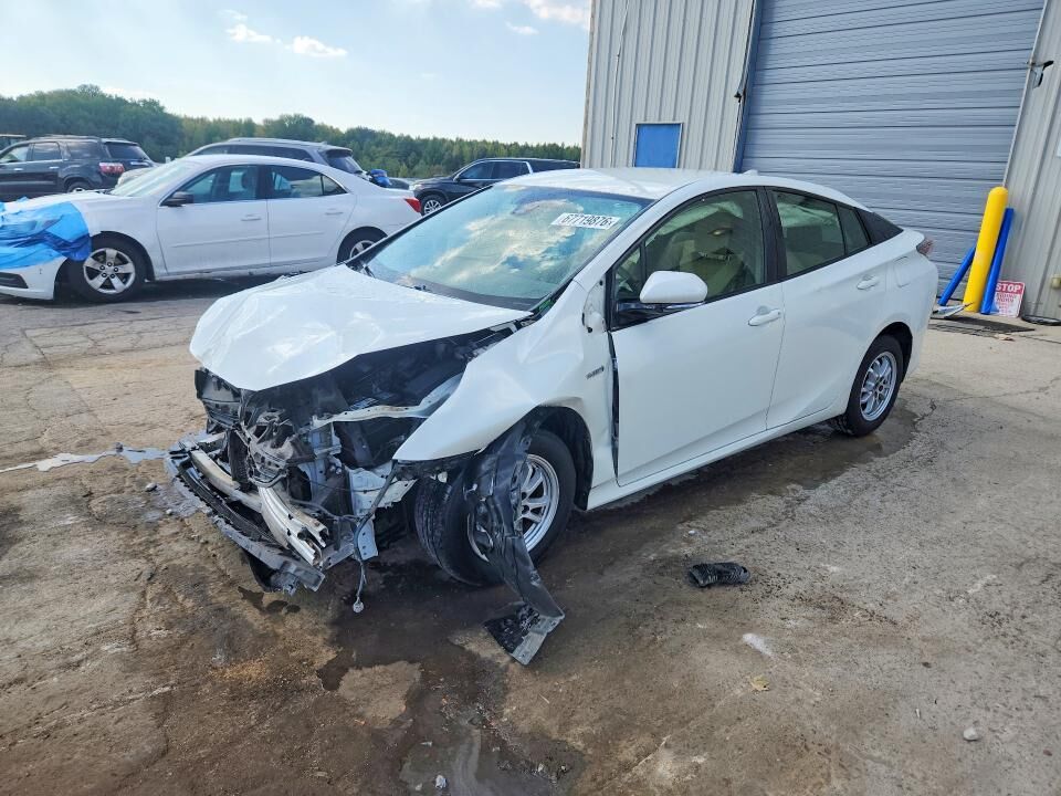 2017 TOYOTA PRIUS