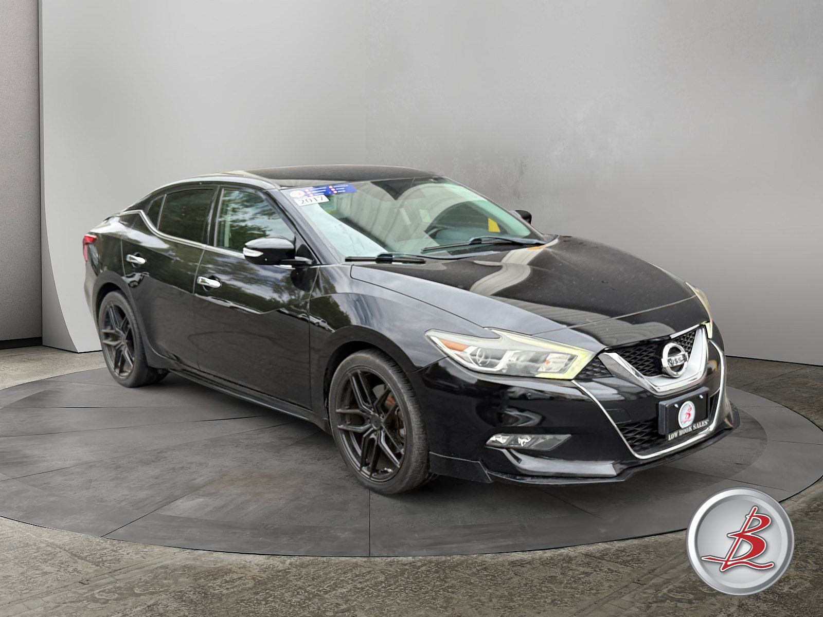 2017 NISSAN Maxima