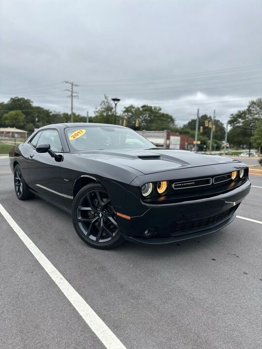 2017 DODGE Challenger