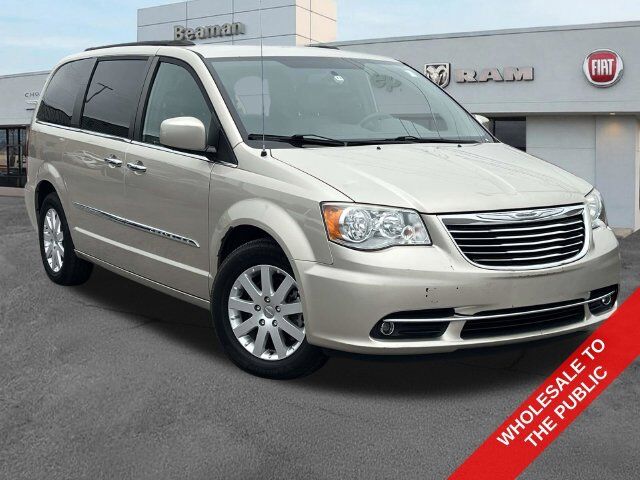 2015 CHRYSLER Town and Country