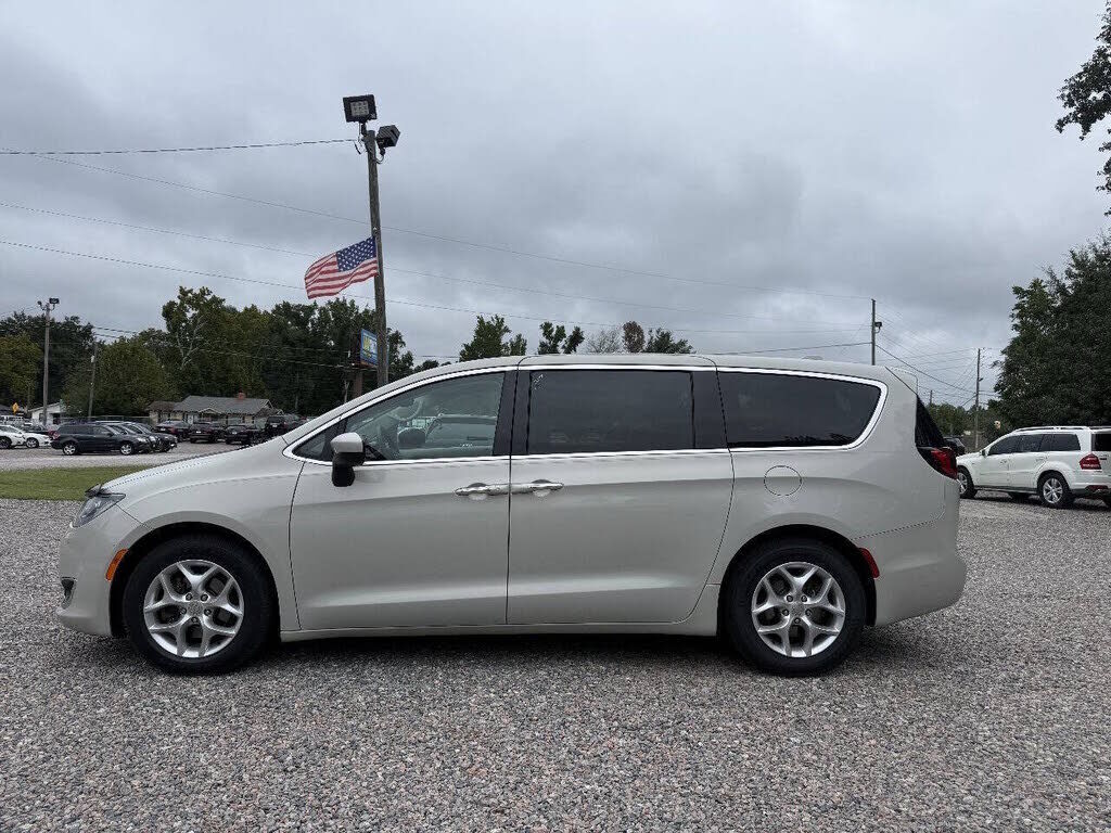 2017 CHRYSLER Pacifica