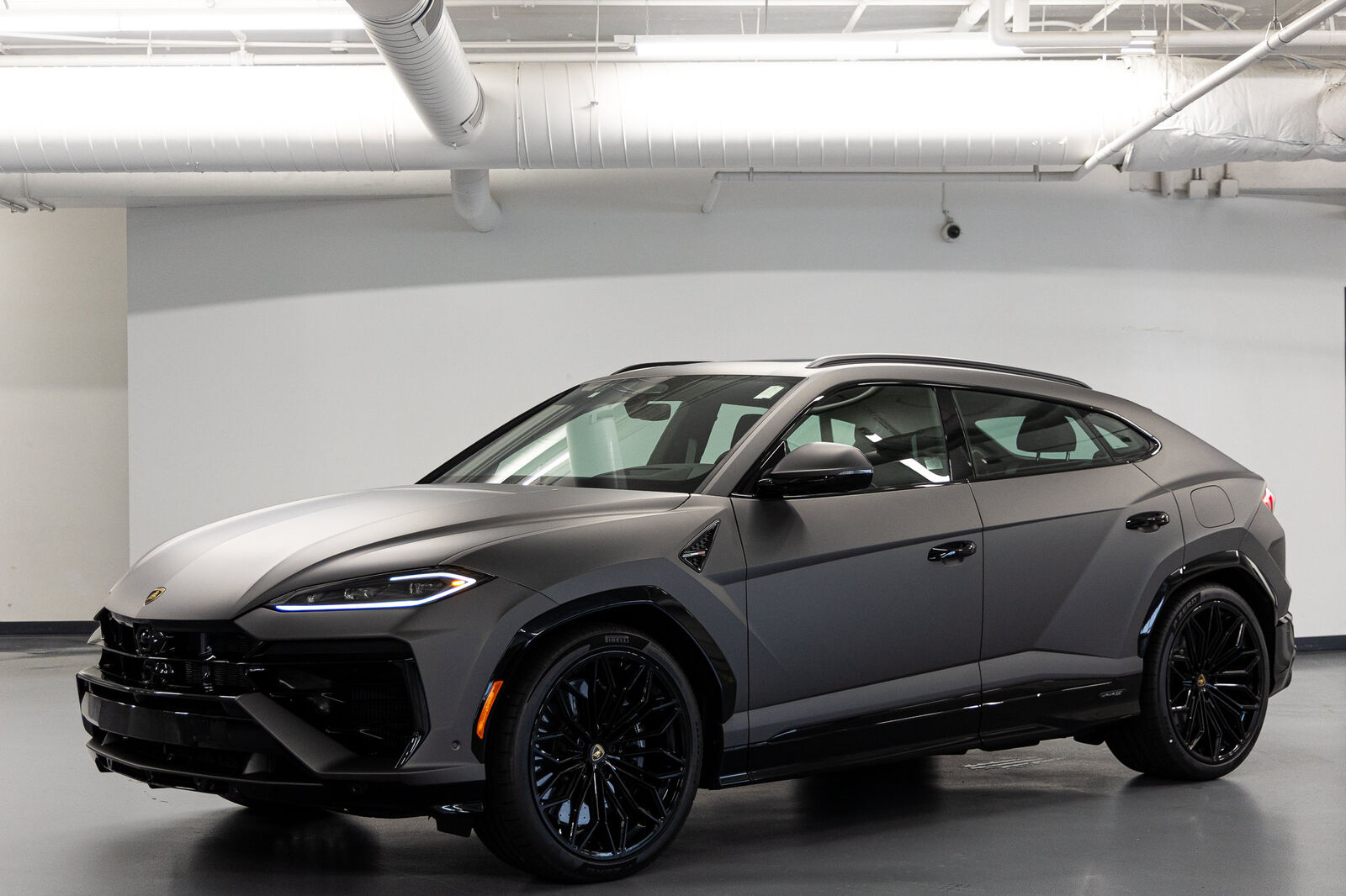 2026 LAMBORGHINI URUS