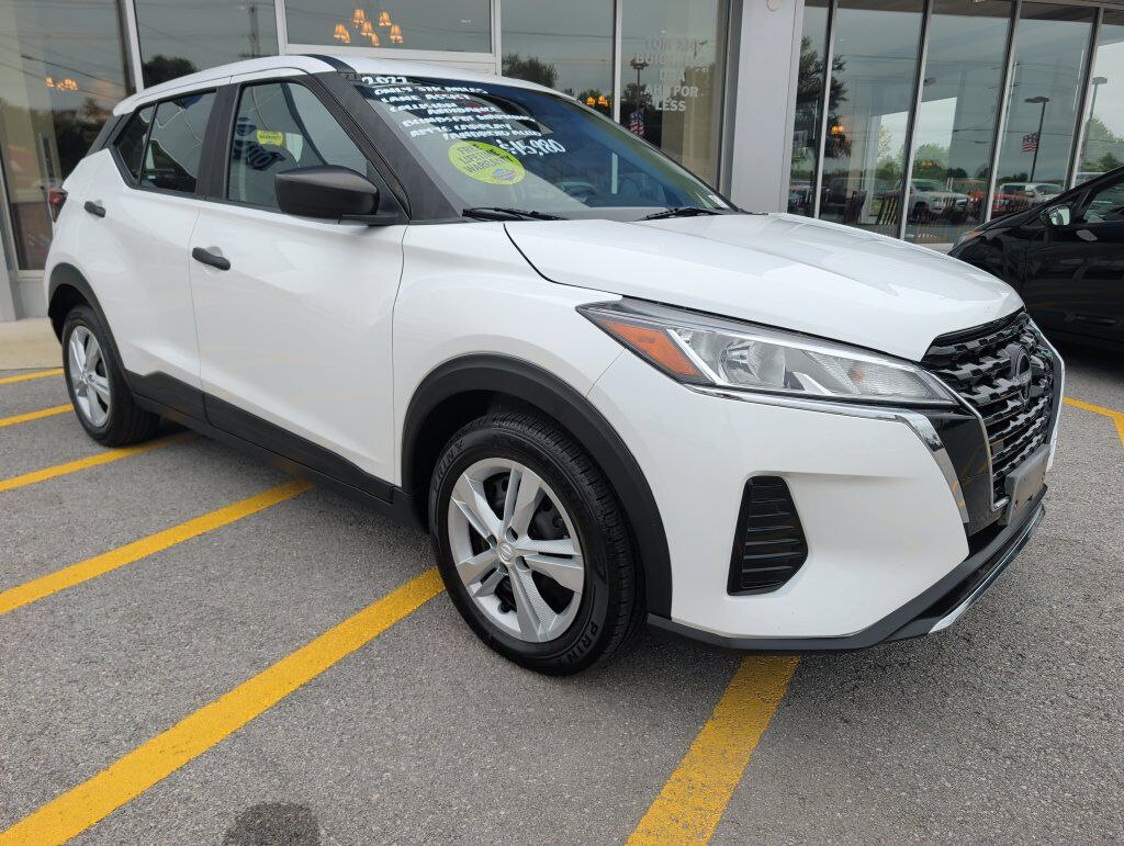 2022 NISSAN Kicks