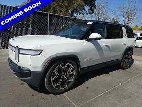 2022 RIVIAN R1S