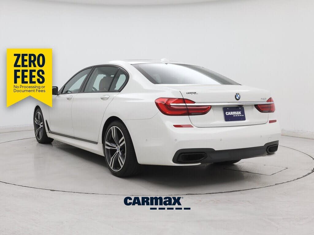 2019 BMW 740i