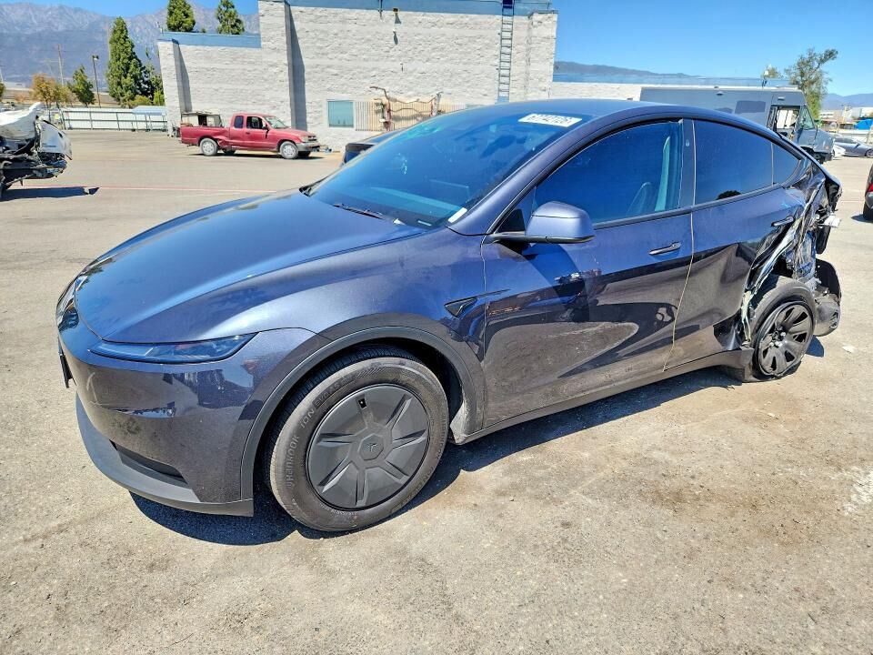 2026 TESLA Model Y