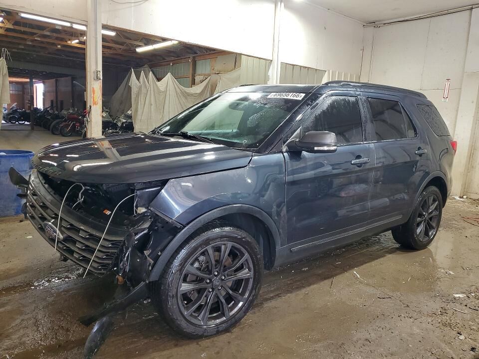 2017 FORD Explorer